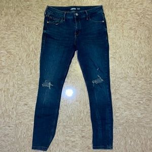 Old Navy Rockstar Super Skinny Mid-Rise Jeans, super cute!